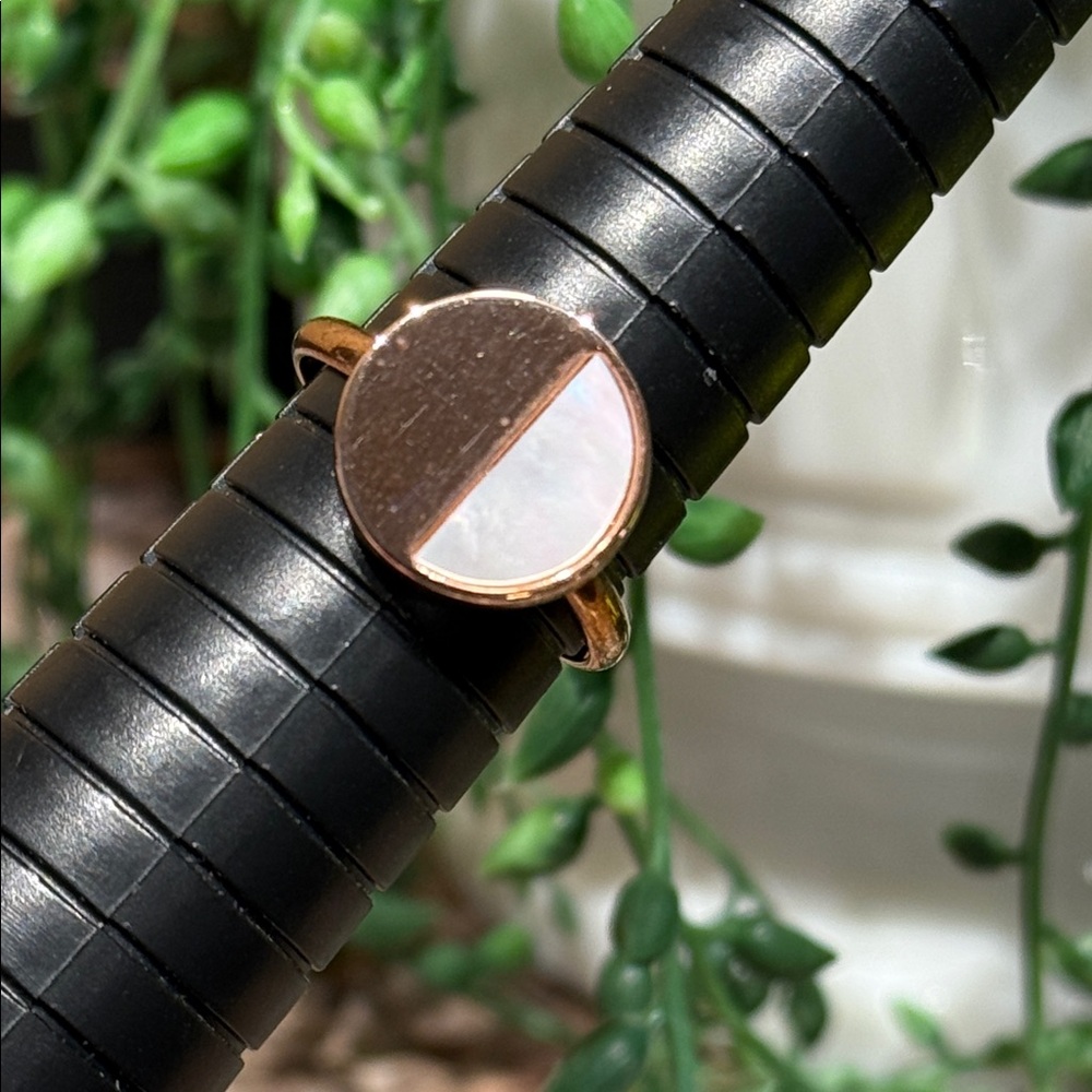 Bronzallure Rose Gold and Mother of Pearl Ring